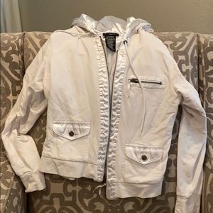 Women’s hooded jacket and Capri pants